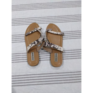 Steve Madden Snake Reptile Sandal Flats Size 10